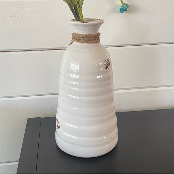 JUST IN Farmhouse Vase Home Office Decor Rustic Accent White Tan Ceramic Neutral - Picture 3 of 9